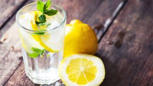 Régime boire de l'eau au citron fait-elle vraiment perdre du poids