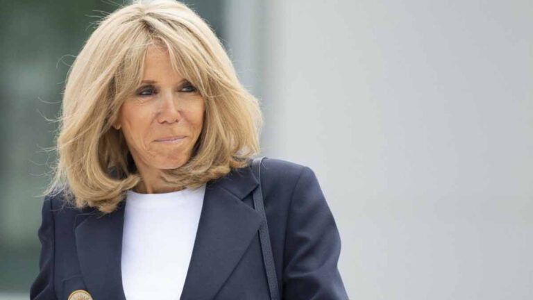 Brigitte Macron fan de Sophie Davant  elles sont très grandement proche à cause de la mode