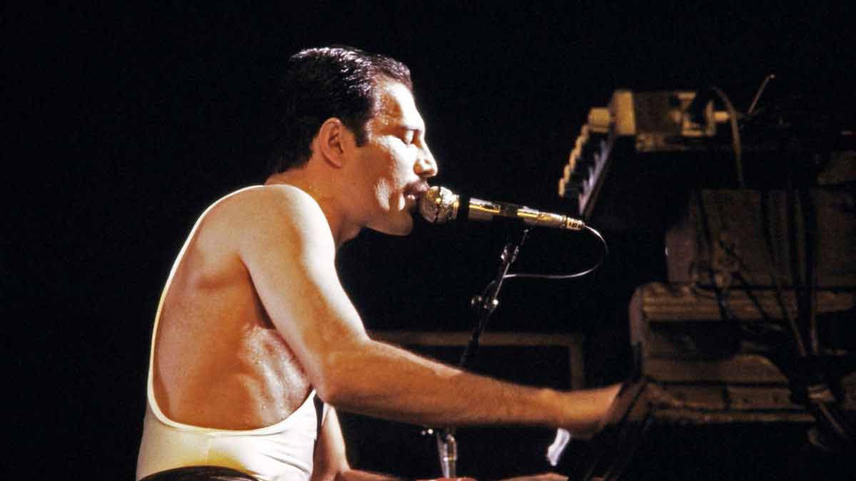 Ces objets personnels de Freddy Mercury, leader de Queen, bientôt vendus aux enchères