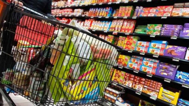 Cette femme écope une amende après s'être rendue 2 fois dans un supermarché dans la même journée