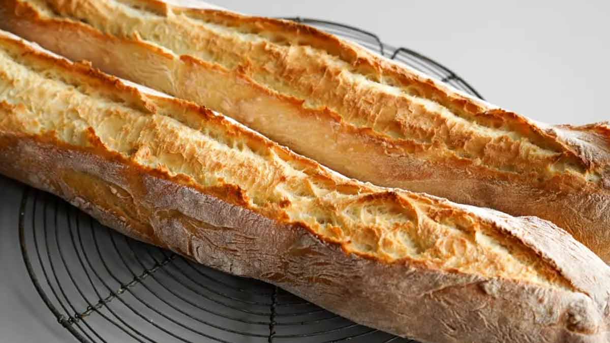 Découvrez la recette de la baguette comme en boulangerie, facilement et en moins cher