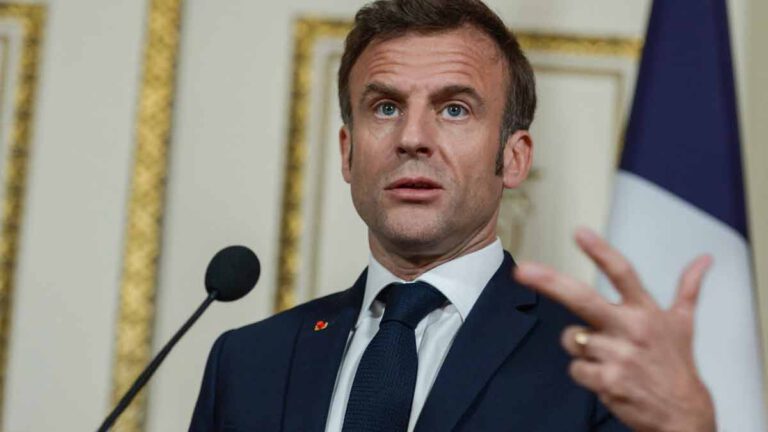 Des vacances scolaires trop longues ? Emmanuel Macron prévoit de réduire les vacances d'été des élèves