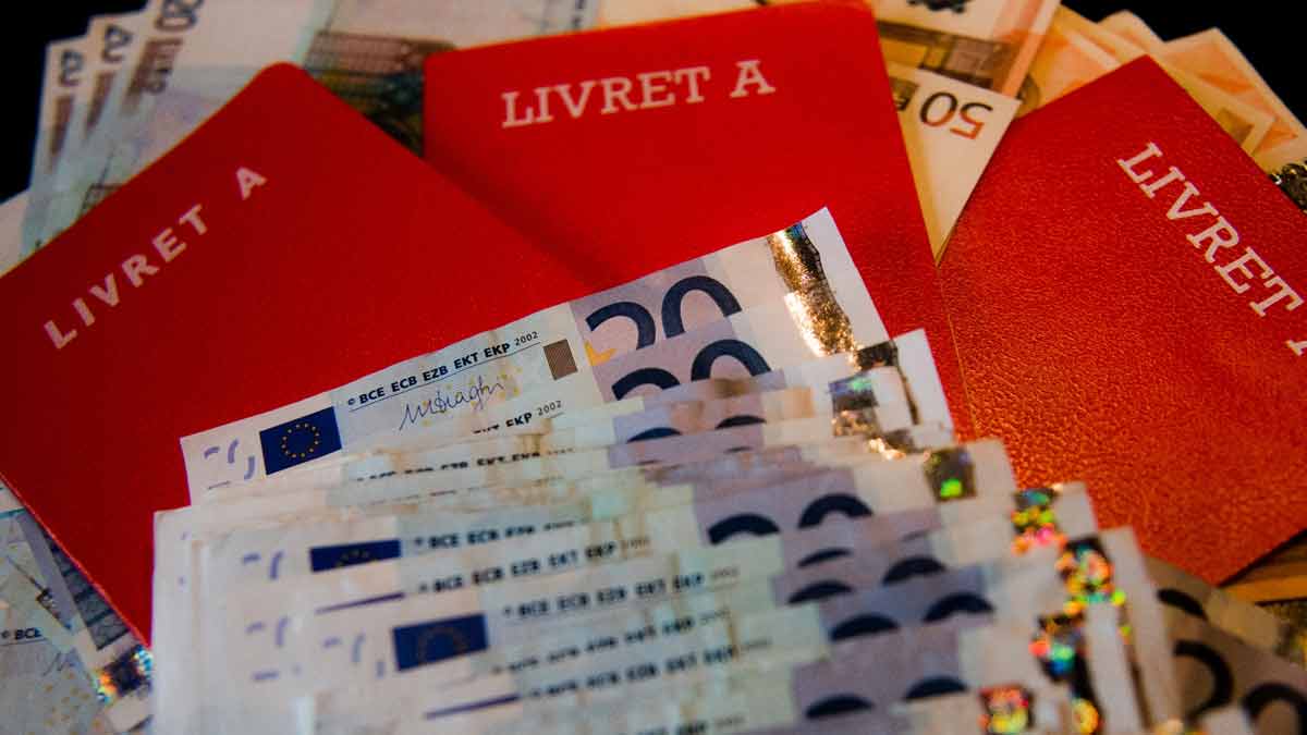 Placement d’épargne : Lequel choisir entre le livret A et l’assurance vie cette année ?