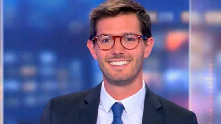 Simon François la raison de son départ à la présentation des JT du week-end de RTL enfin dévoilée !