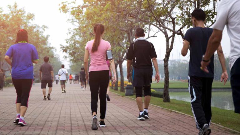 Voici la distance de marche nécessaire à parcourir tous les jours pour perdre du poids efficacement !