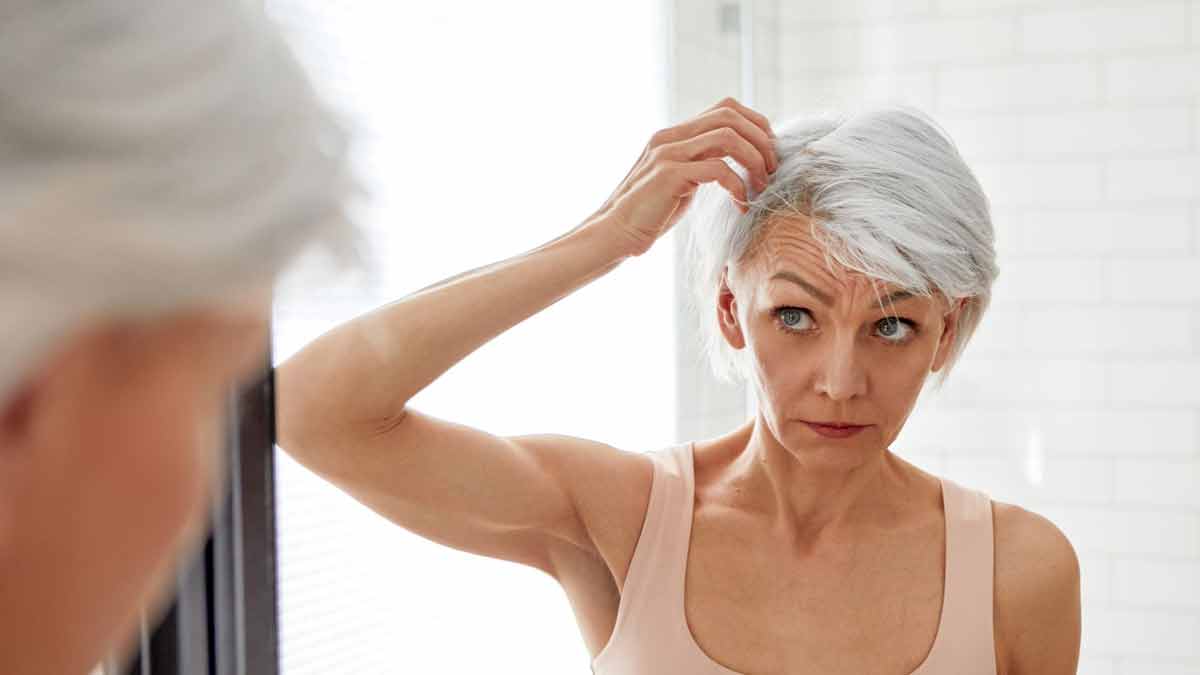 Cheveux blancs : surprenant, le phénomène des cheveux gris est réversible, selon une nouvelle étude