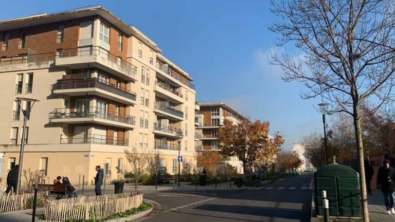 ATTENTION Crash immobilier : les prix chutent à grande vitesse, la plus grande vague de faillites au monde a commencé !