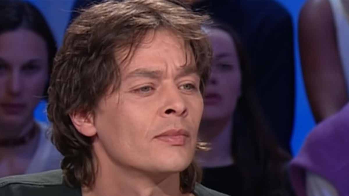 Mort d’Ari Boulogne  état de décomposition, problèmes de santé, un couple turbulent… ce que l’on sait du décès tragique du fils non reconnu d’Alain Delon