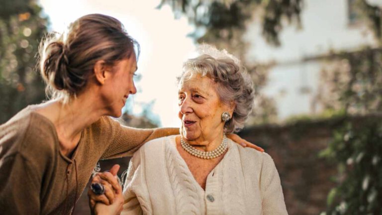 Démence : cette activité permettrait de protéger le cerveau du déclin cognitif