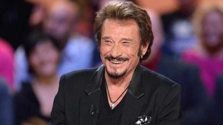 Johnny Hallyday son garde du corps lâche une bombe, « Après le concert, il a fait venir des filles pour…