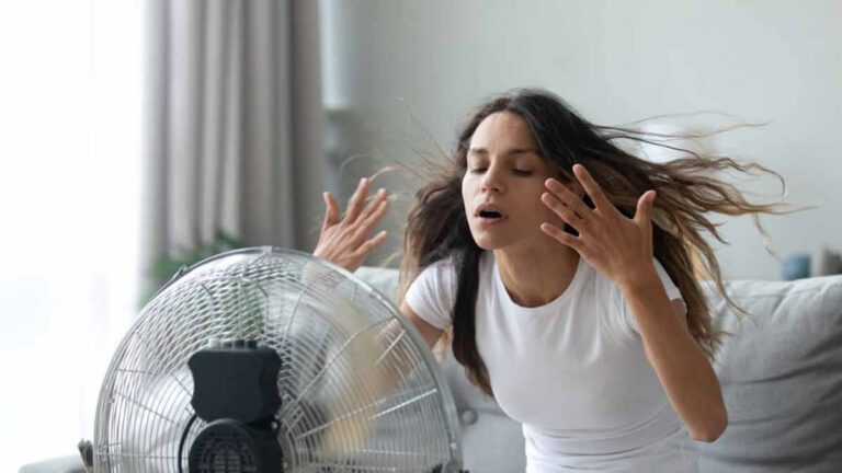 Canicule attention, dormir avec un ventilateur la nuit est dangereux pour la santé, voici les 4 risques