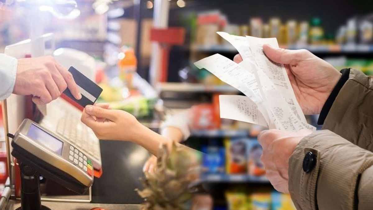 Arnaque au supermarché une femme vole 500 euros grâce aux tickets de caisse abandonnés