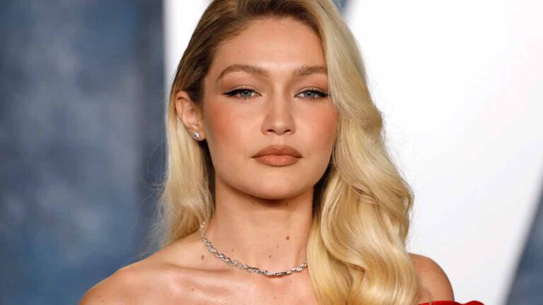 Gigi Hadid adopte le tendance jean qui va faire fureur cet automne, voici comment l’imiter !