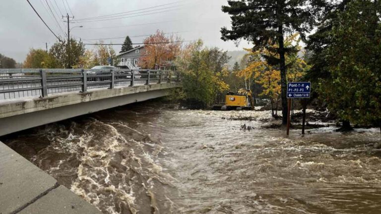 Météo : alerte annoncée pour vents forts, crues et inondations dans plusieurs départements concernés