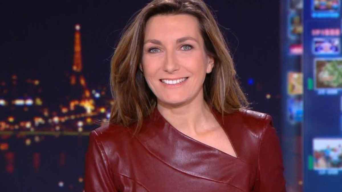 Anne-Claire Coudray sans soutien-gorge au JT de TF1, la journaliste fait des excuses