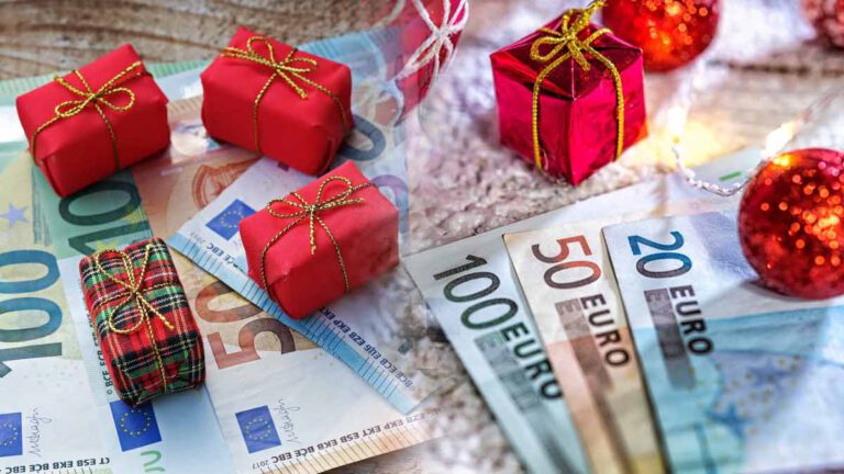 Prime de Noël 2023 : une aide de 442 euros versée, les Français qui vont en profiter