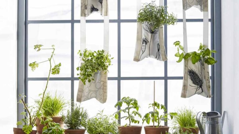 Accrochez des plantes où vous voulez avec cette jardinière à petit prix de chez Ikea