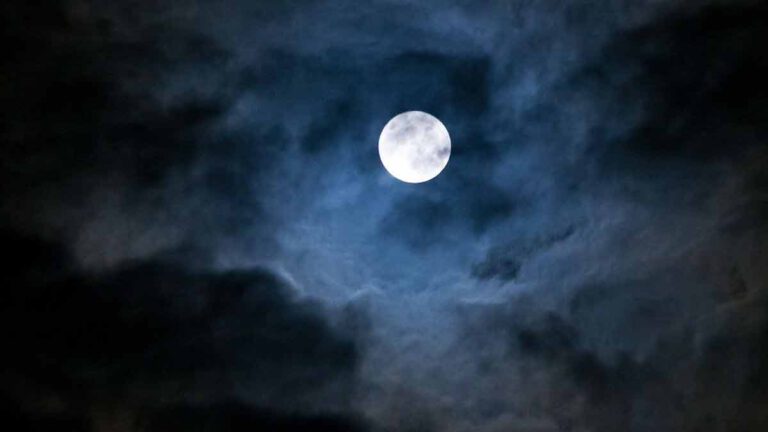 Avez-vous bien dormi cette nuit ? Découvrez les impacts de la pleine lune sur le sommeil