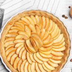 Voici les 3 astuces de Cyril Lignac pour une tarte fine aux pommes parfaite